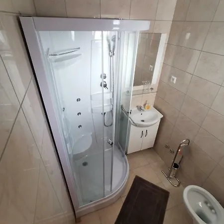 Ilona アパート プリモシュテン